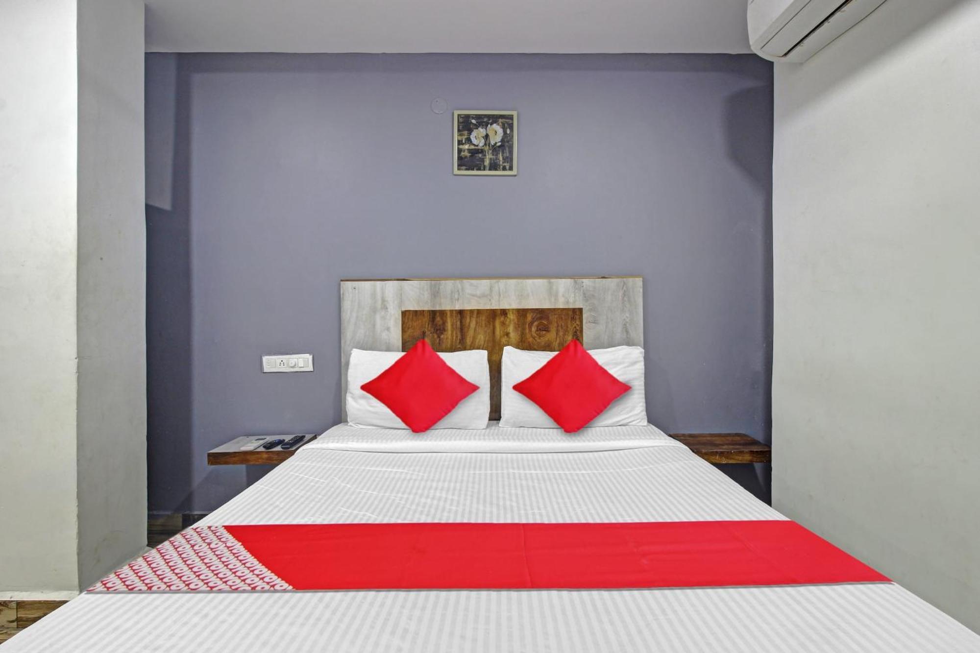 Super Hotel O Sri Sai Regency Hyderabad Exterior photo