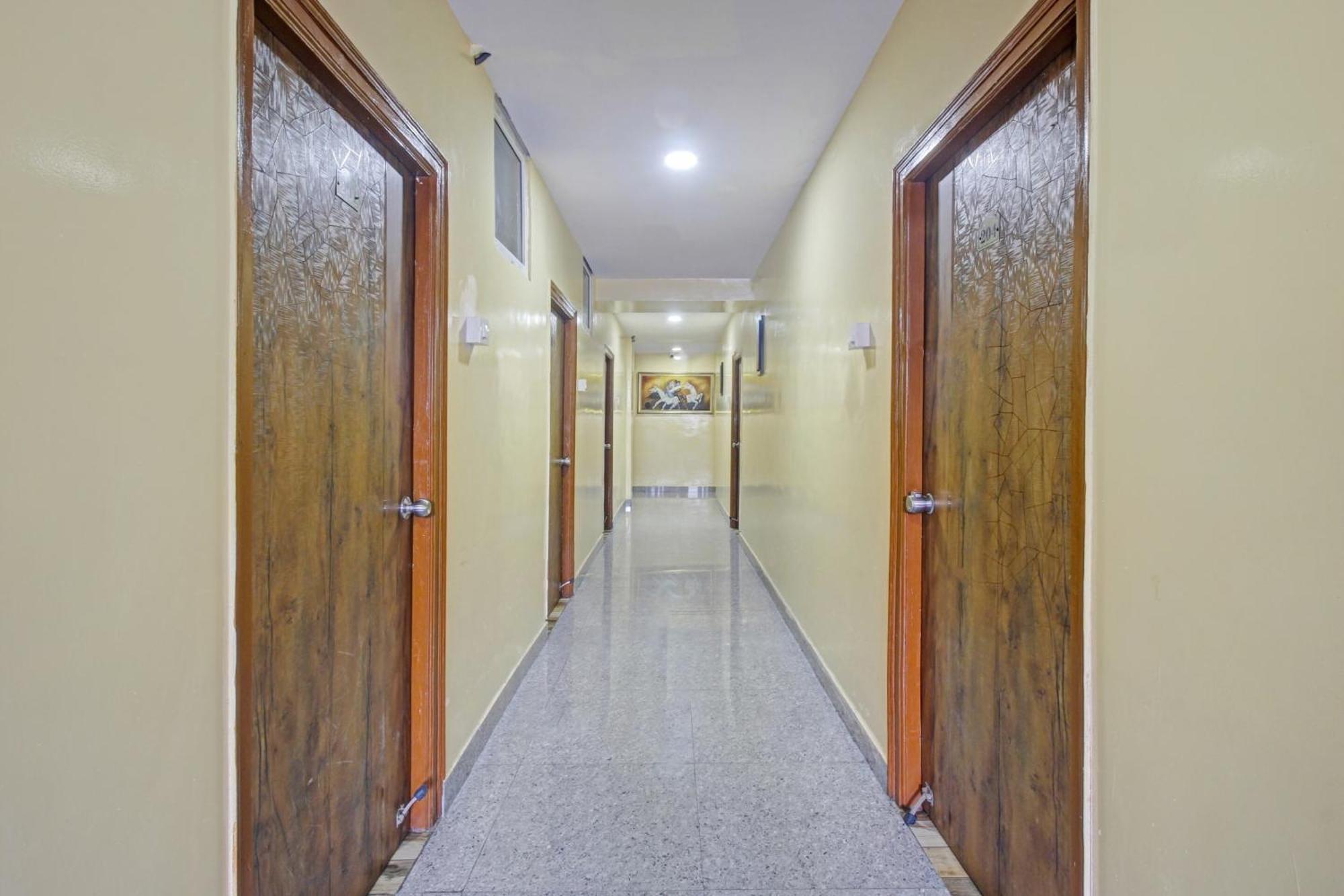 Super Hotel O Sri Sai Regency Hyderabad Exterior photo