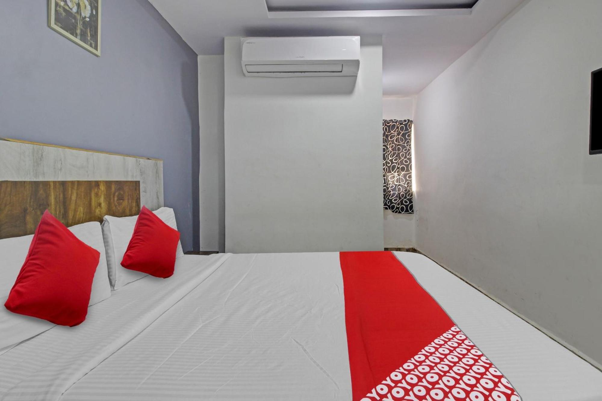 Super Hotel O Sri Sai Regency Hyderabad Exterior photo